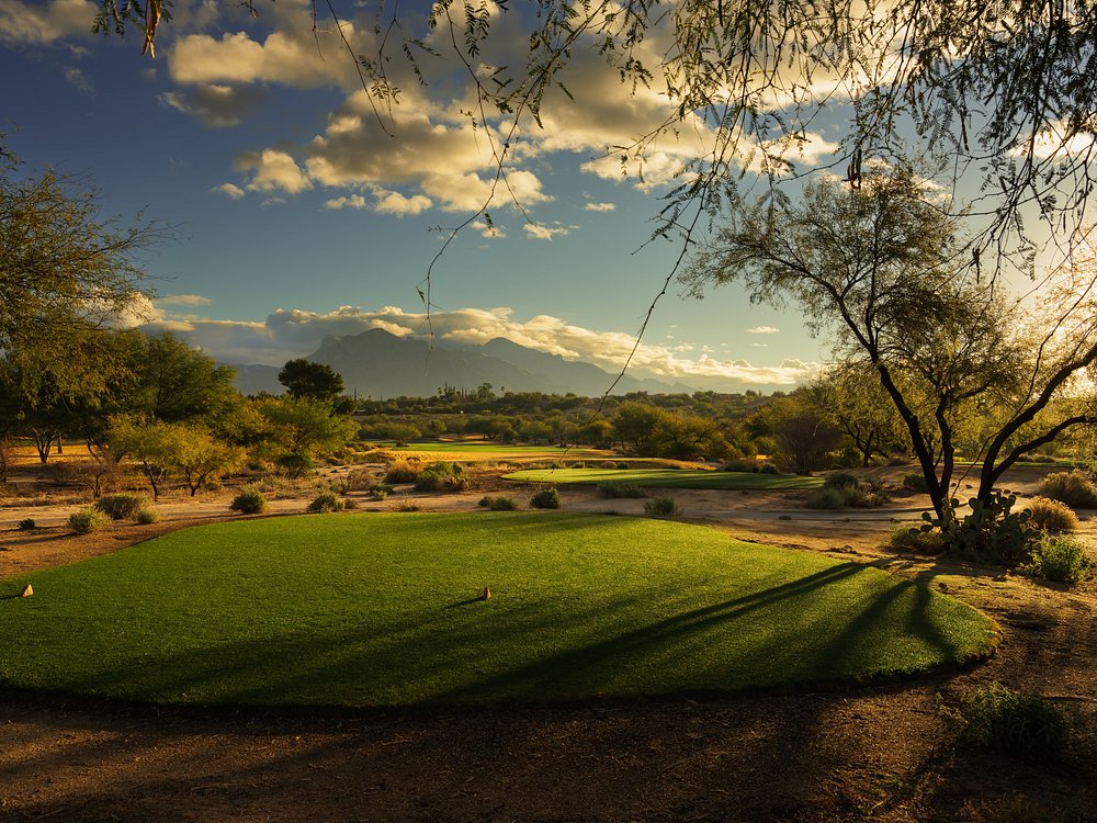 The 7th hole of the Sonoran Course at Omni Golf Club in Tucson, Arizona